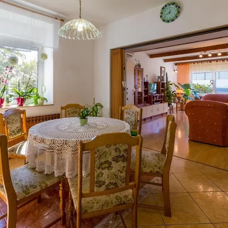 In Crikvenica 14049 Apartment
