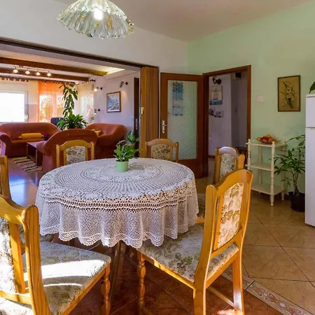 In Crikvenica 14049 Apartment Klanfari